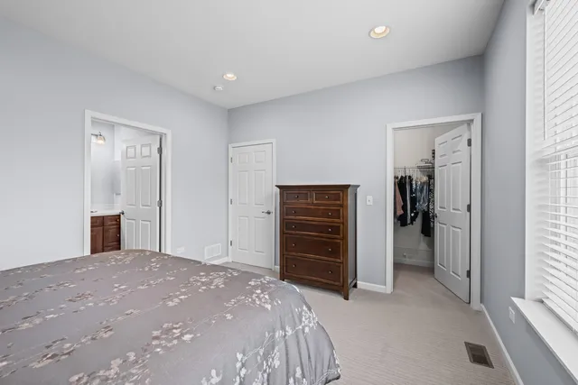 $425,000 | 460 Mahogany Drive, Algonquin, IL 60102