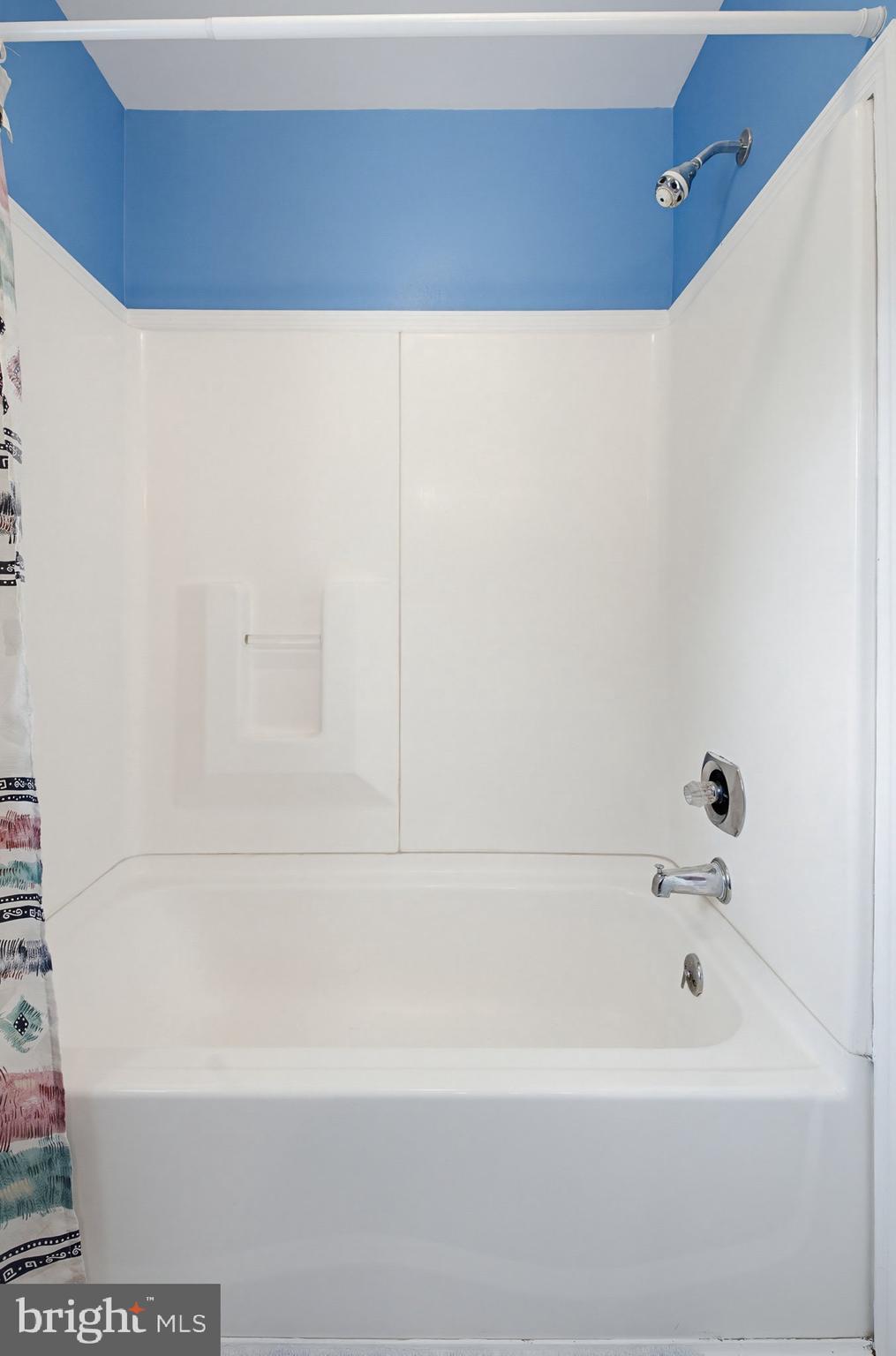 117 South 2nd Street Denver, PA 17517 - Photo 15 of 31 a bathroom with a bathtub
