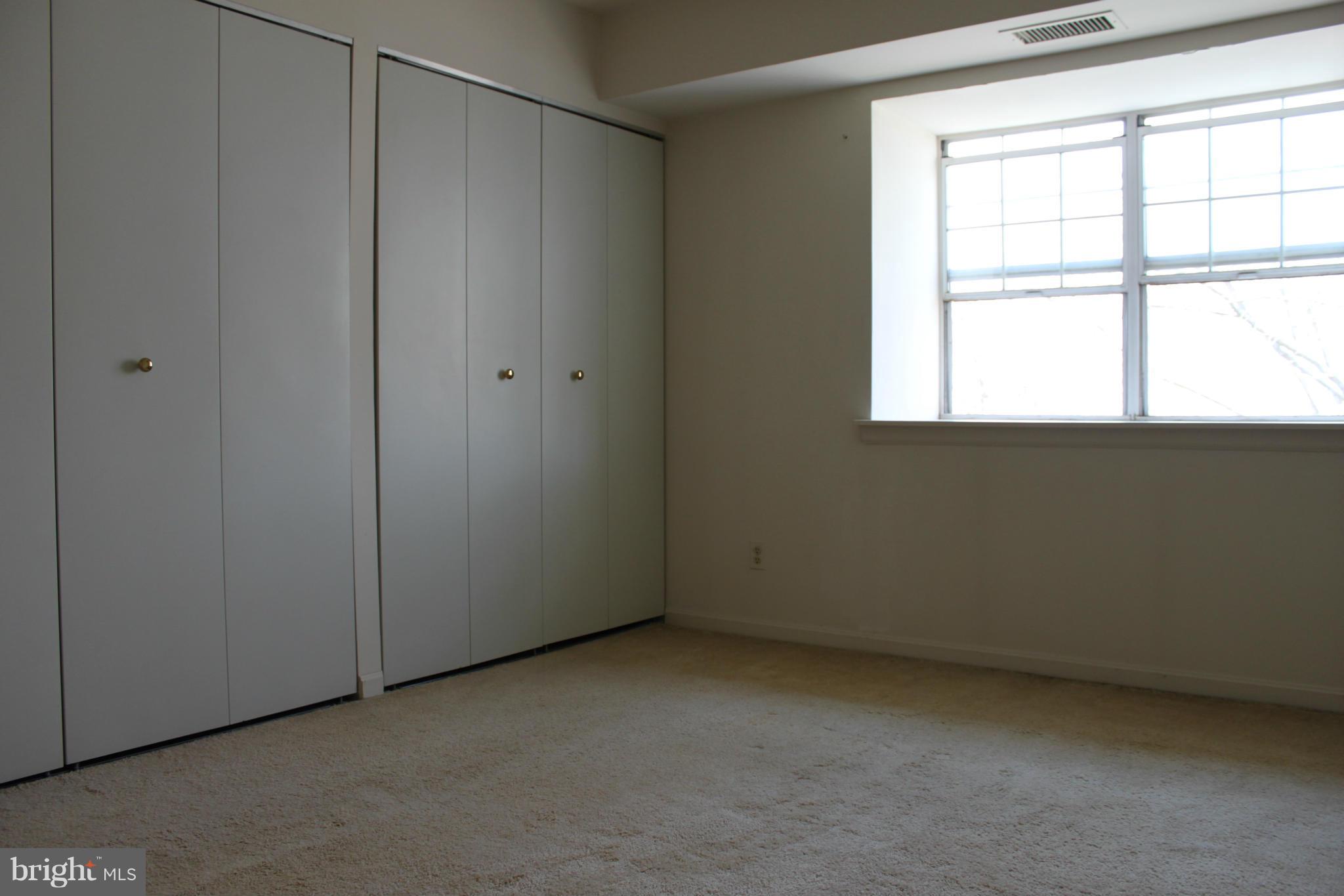 5922 Cove Landing Road, Unit 303 Burke, VA 22015 - Photo 6 of 17 Bedroom (Master)