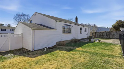 $749,999 | 199 North Delaware Avenue, Massapequa, NY 11758