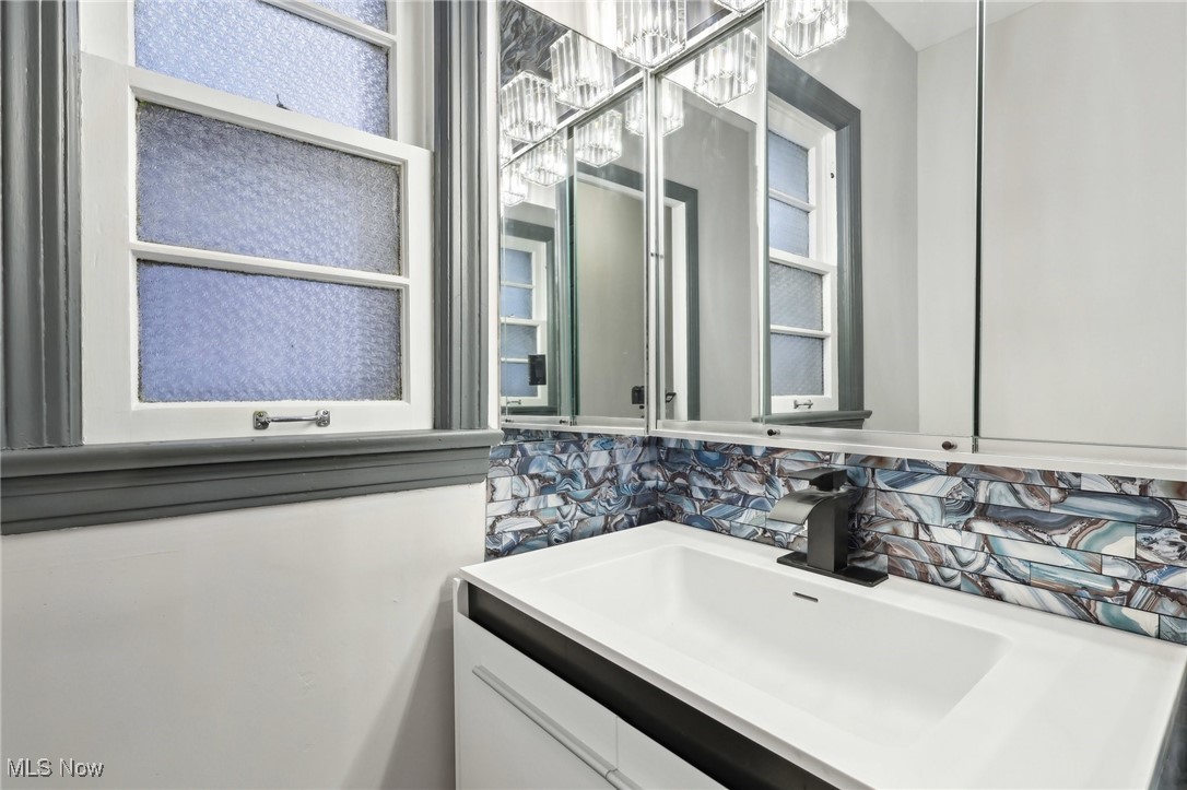 2457 Saybrook Road Cleveland, OH 44118 - Photo 13 of 34 Gallery Image 13