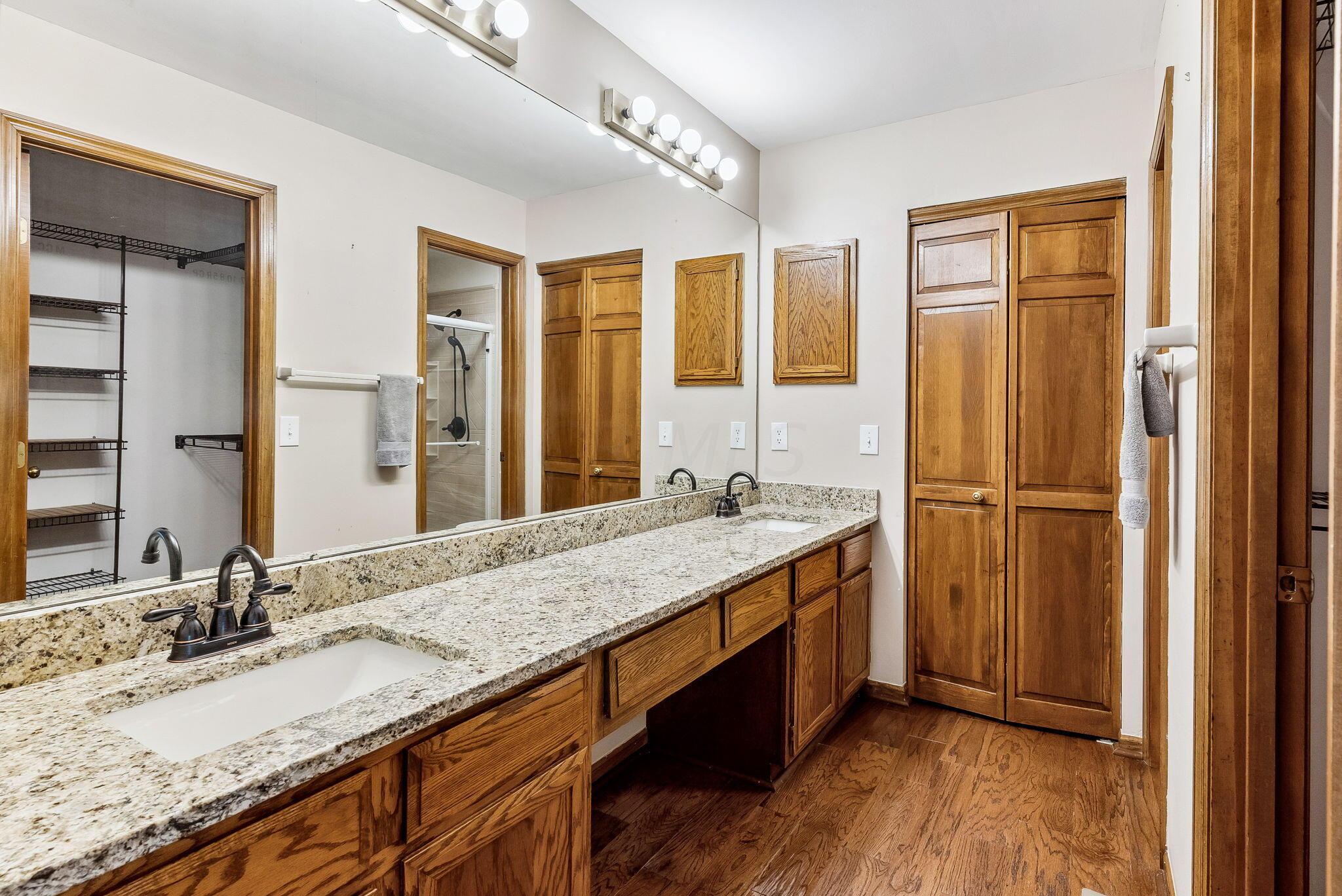2164 Sandston Road Columbus, OH 43220 - Photo 18 of 55 OWNER FULL BATH