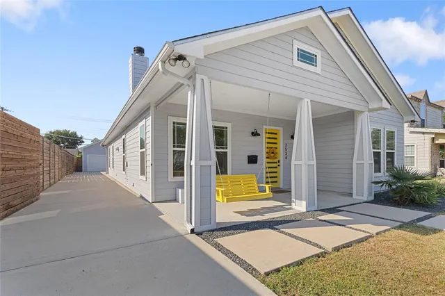 $639,000 | 2534 Gladstone Drive, Dallas, TX 75211