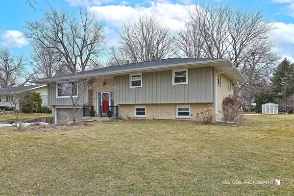 $4,000 | 15417 West Fair Lane, Libertyville, IL 60048