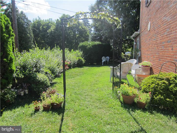 2 Mansfield Road Lansdowne, PA 19050 - Photo 22 of 25 Back Yard
