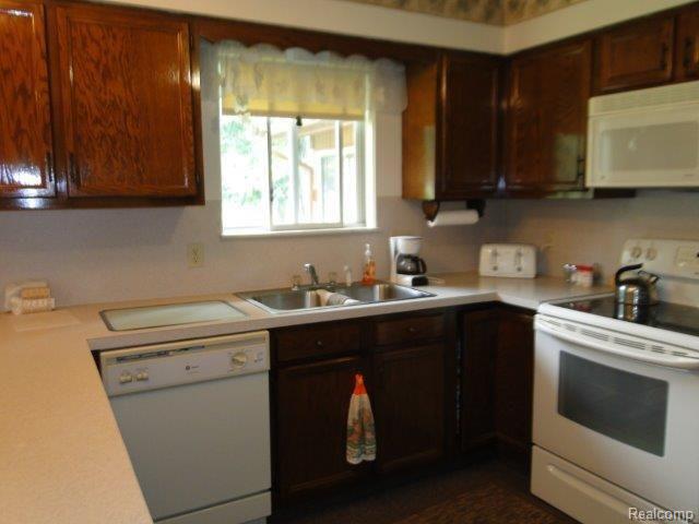 1231 Turrill Road Lapeer, MI 48446 - Photo 14 of 50 Kitchen 4