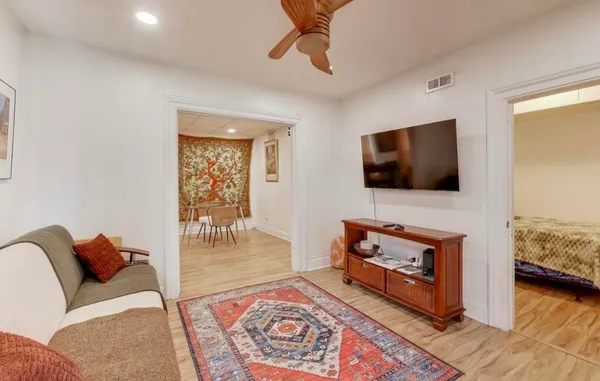 $1,800 | 3248 South Paulina Street, Unit 1, Chicago, IL 60608