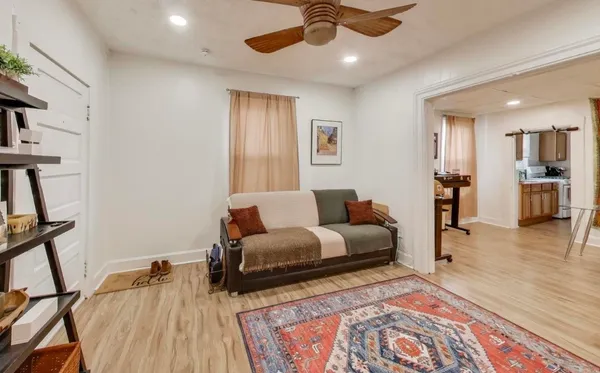 $1,800 | 3248 South Paulina Street, Unit 1, Chicago, IL 60608