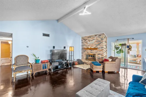 $2,200 | 7329 Southridge Trail, Fort Worth, TX 76133