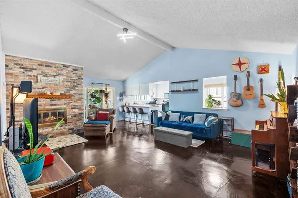 $2,200 | 7329 Southridge Trail, Fort Worth, TX 76133