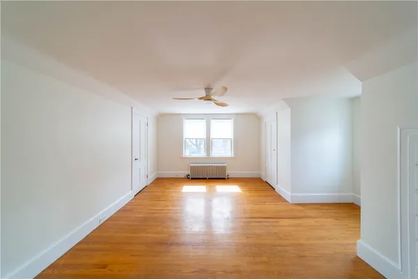 $1,900 | 21 Division Street, Unit 5, East Greenwich, RI 02818