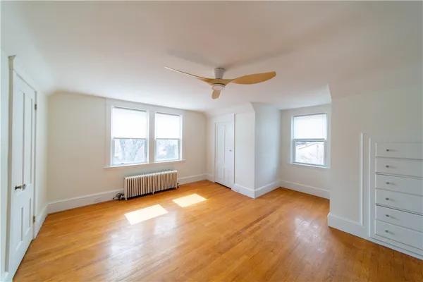 $1,900 | 21 Division Street, Unit 5, East Greenwich, RI 02818