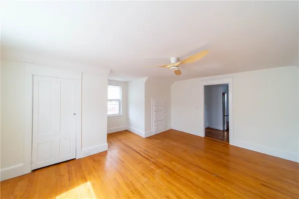 $1,900 | 21 Division Street, Unit 5, East Greenwich, RI 02818