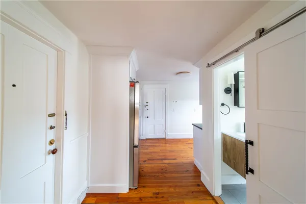 $1,900 | 21 Division Street, Unit 5, East Greenwich, RI 02818