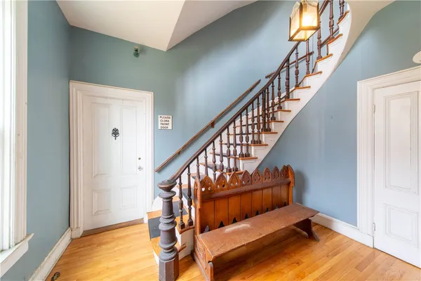 $1,900 | 21 Division Street, Unit 5, East Greenwich, RI 02818