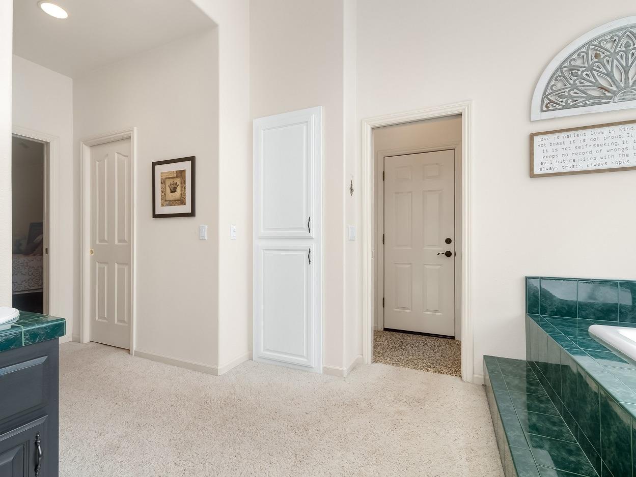 602 Fallbrook Avenue Clovis, CA 93611 - Photo 28 of 51 a view of room