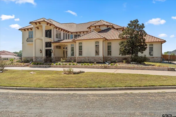 $949,000 | 224 Kathryn Ct Mount, Mount Pleasant, TX 75455