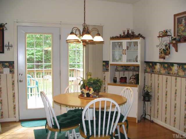 1614 Sunset Road Oxford, NC 27565 - Photo 3 of 10 Breakfast Area