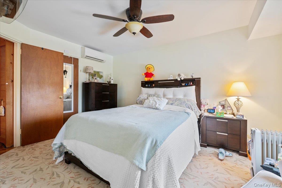 152 Haypath Road Old Bethpage, NY 11804 - Photo 17 of 31