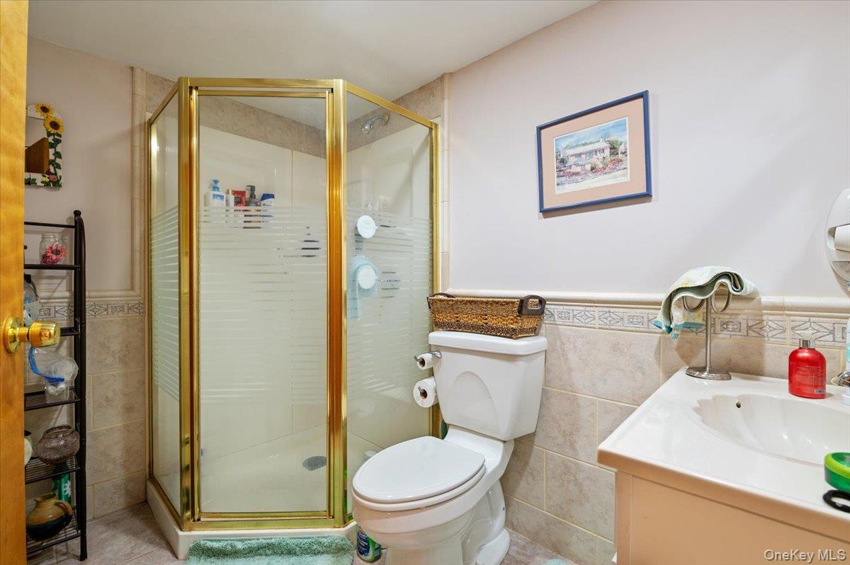 152 Haypath Road Old Bethpage, NY 11804 - Photo 20 of 31