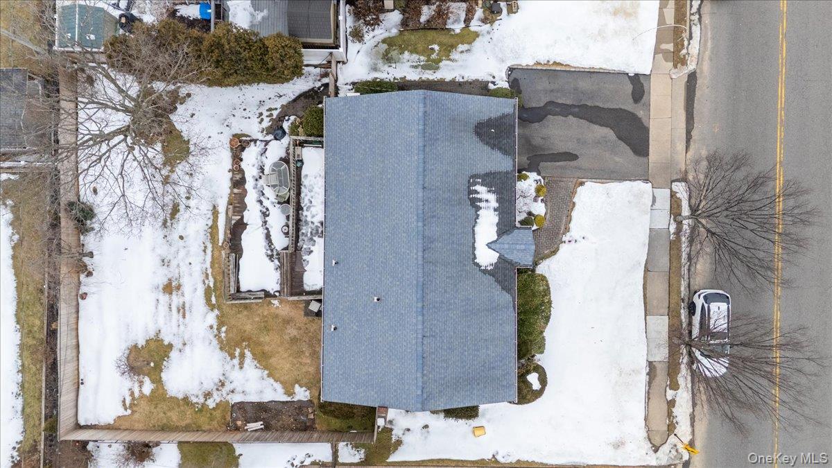 152 Haypath Road Old Bethpage, NY 11804 - Photo 27 of 31