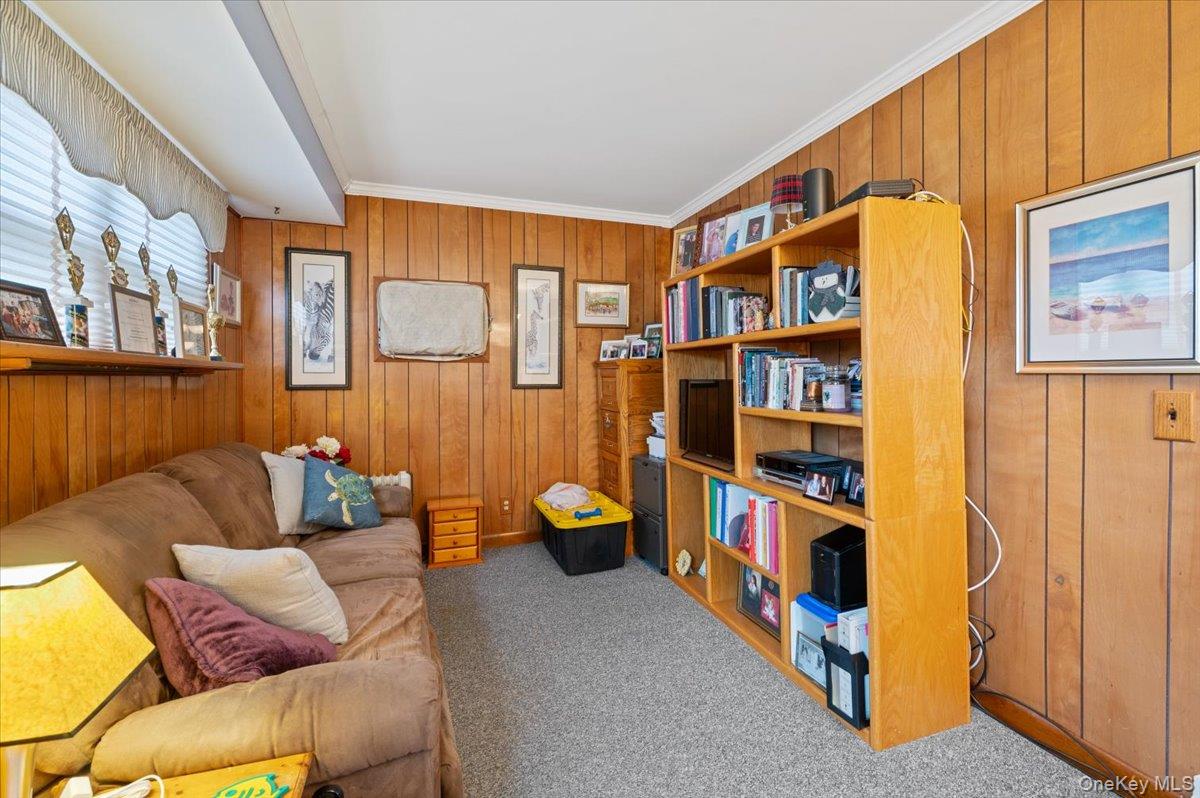 152 Haypath Road Old Bethpage, NY 11804 - Photo 10 of 31