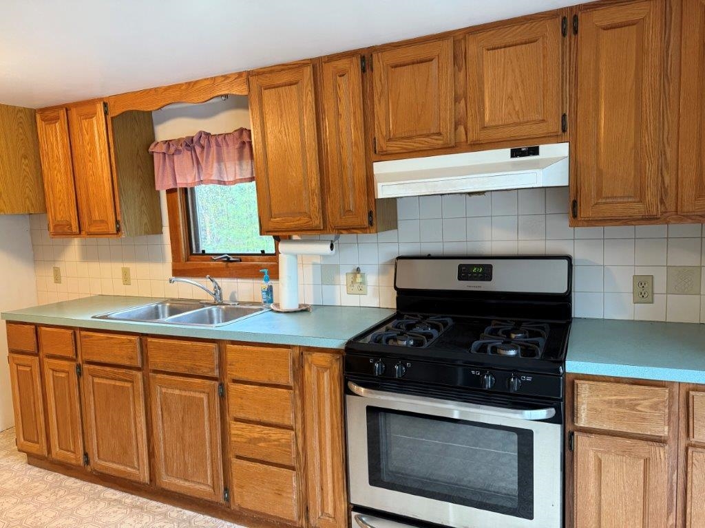 48 Spa Road Danbury, NH 03230 - Photo 3 of 38