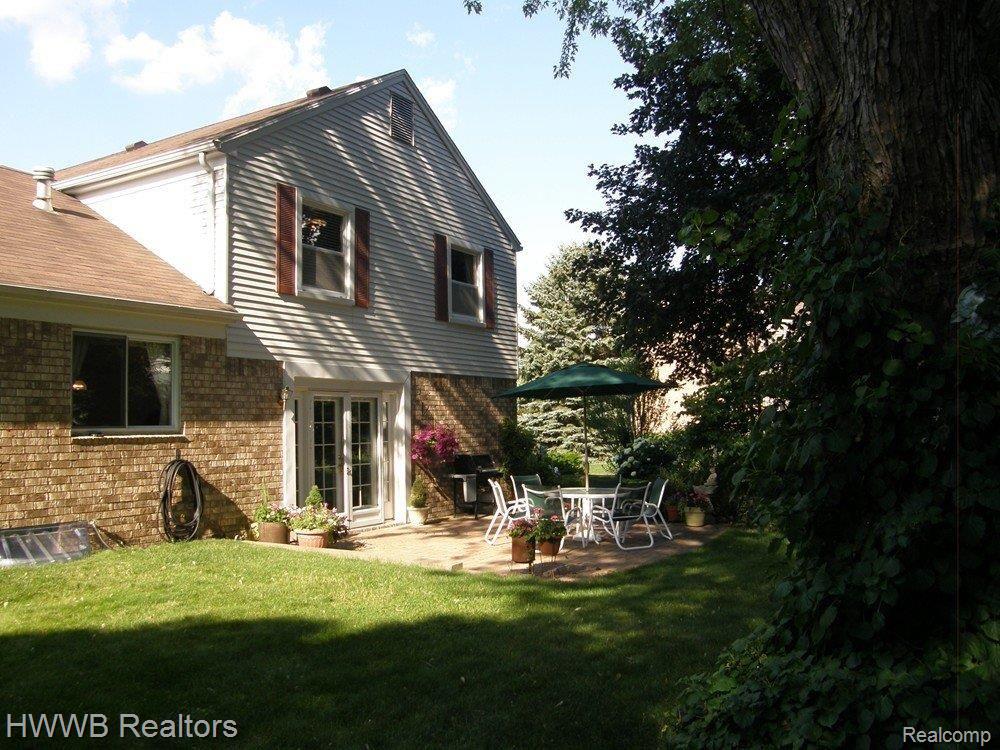 1355 Chestnut Circle Rochester, MI 48309 - Photo 20 of 23 ANOTHER BACK VIEW