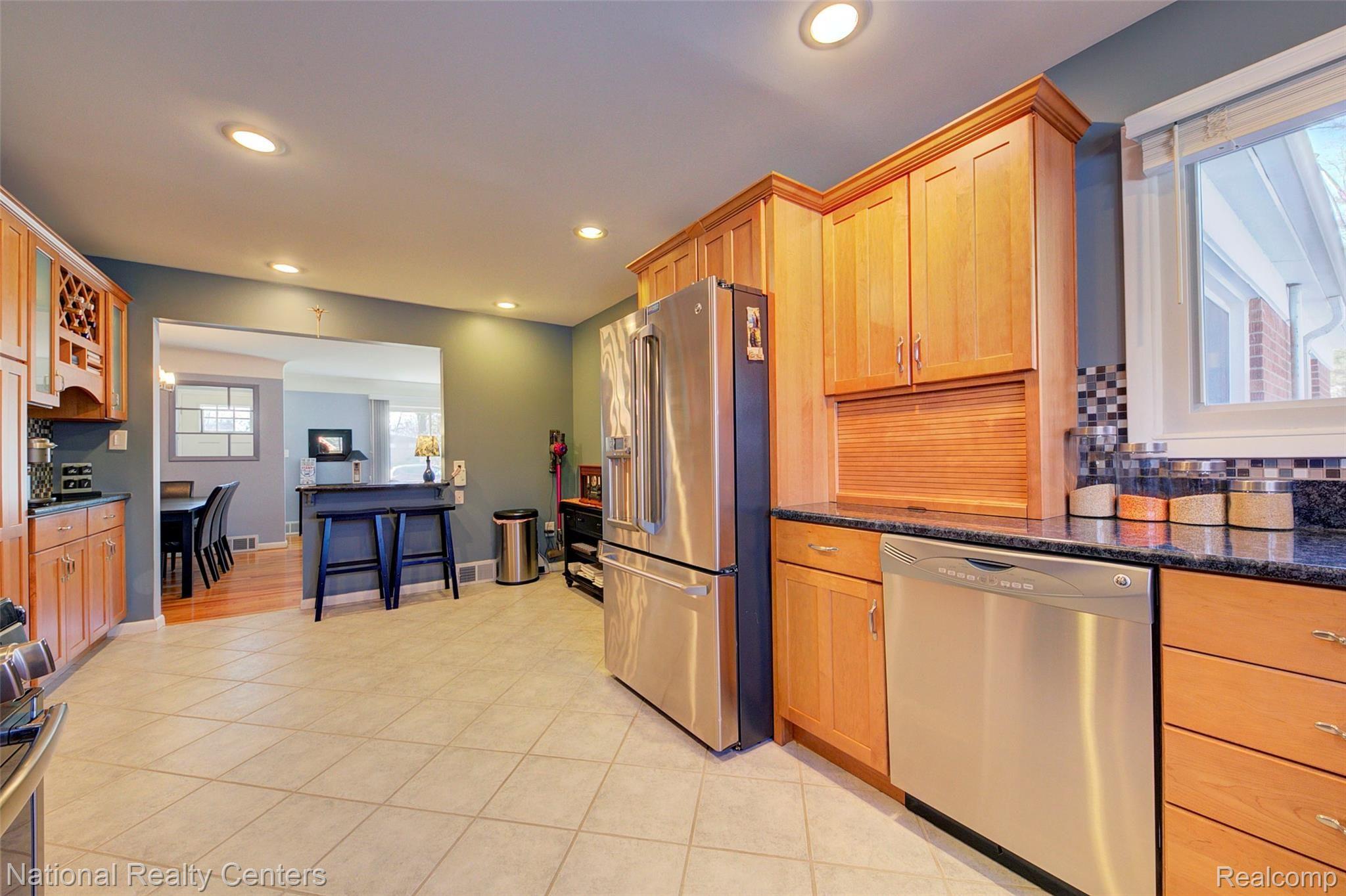 28218 Quail Hollow Road Farmington, MI 48331 - Photo 25 of 82 930A8988_89_90.jpg