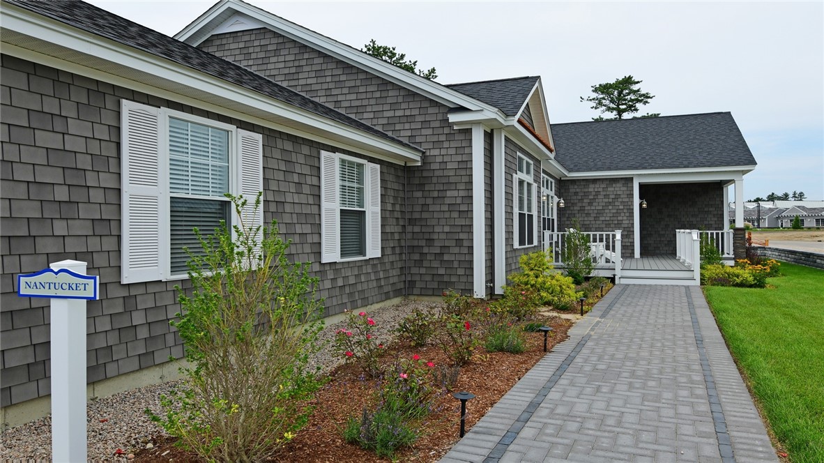 639 South Shore Village Boulevard, Unit E30B South Kingstown, RI 02879 - Photo 4 of 48