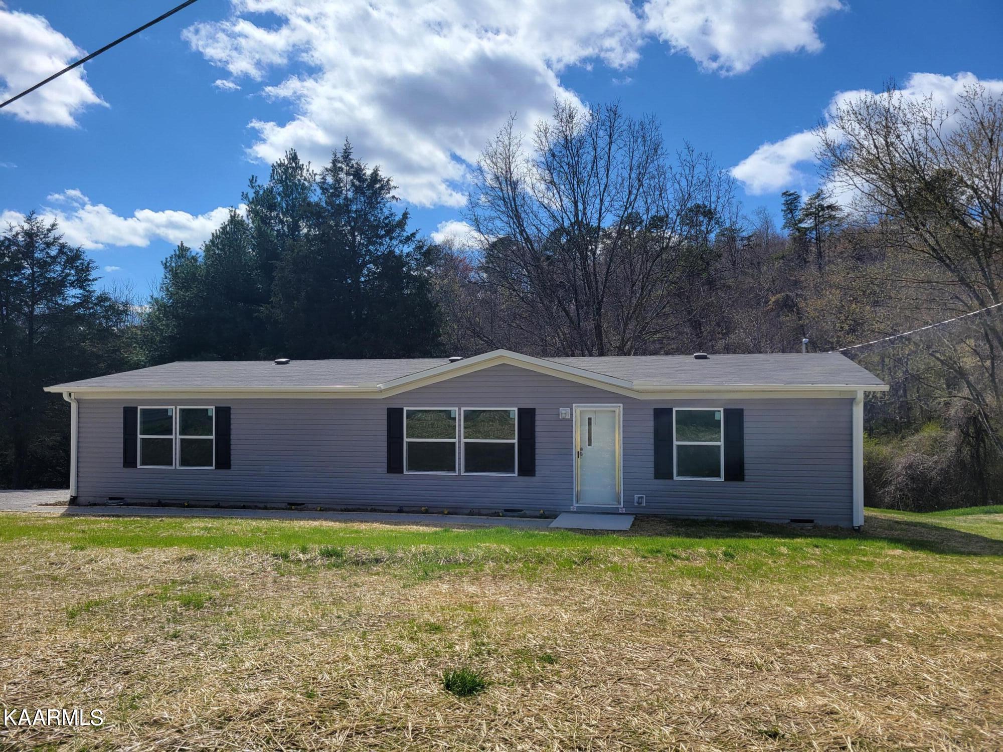 903 Offutt Road Clinton, TN 37716 - Photo 1 of 23 Welcome home!