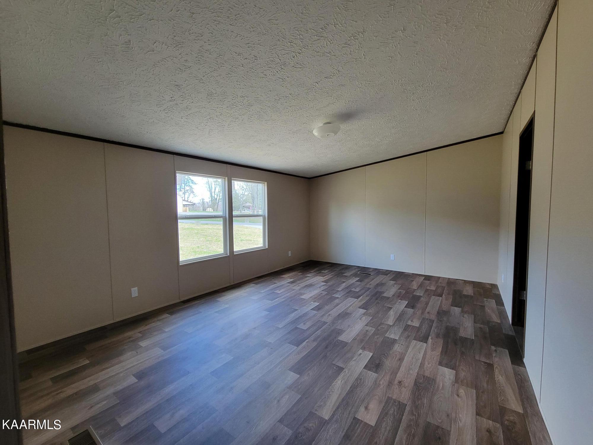 903 Offutt Road Clinton, TN 37716 - Photo 10 of 23 Primary