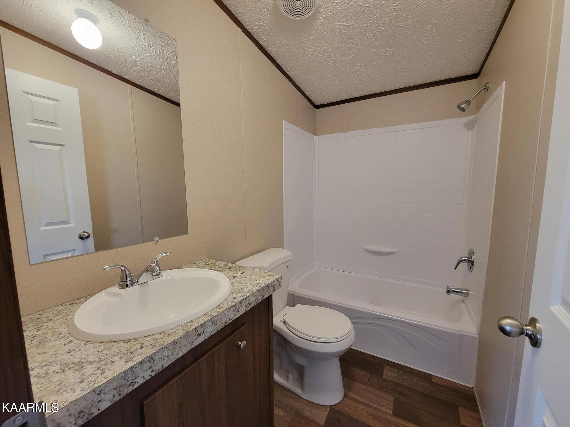 903 Offutt Road Clinton, TN 37716 - Photo 14 of 23 Hall Bath