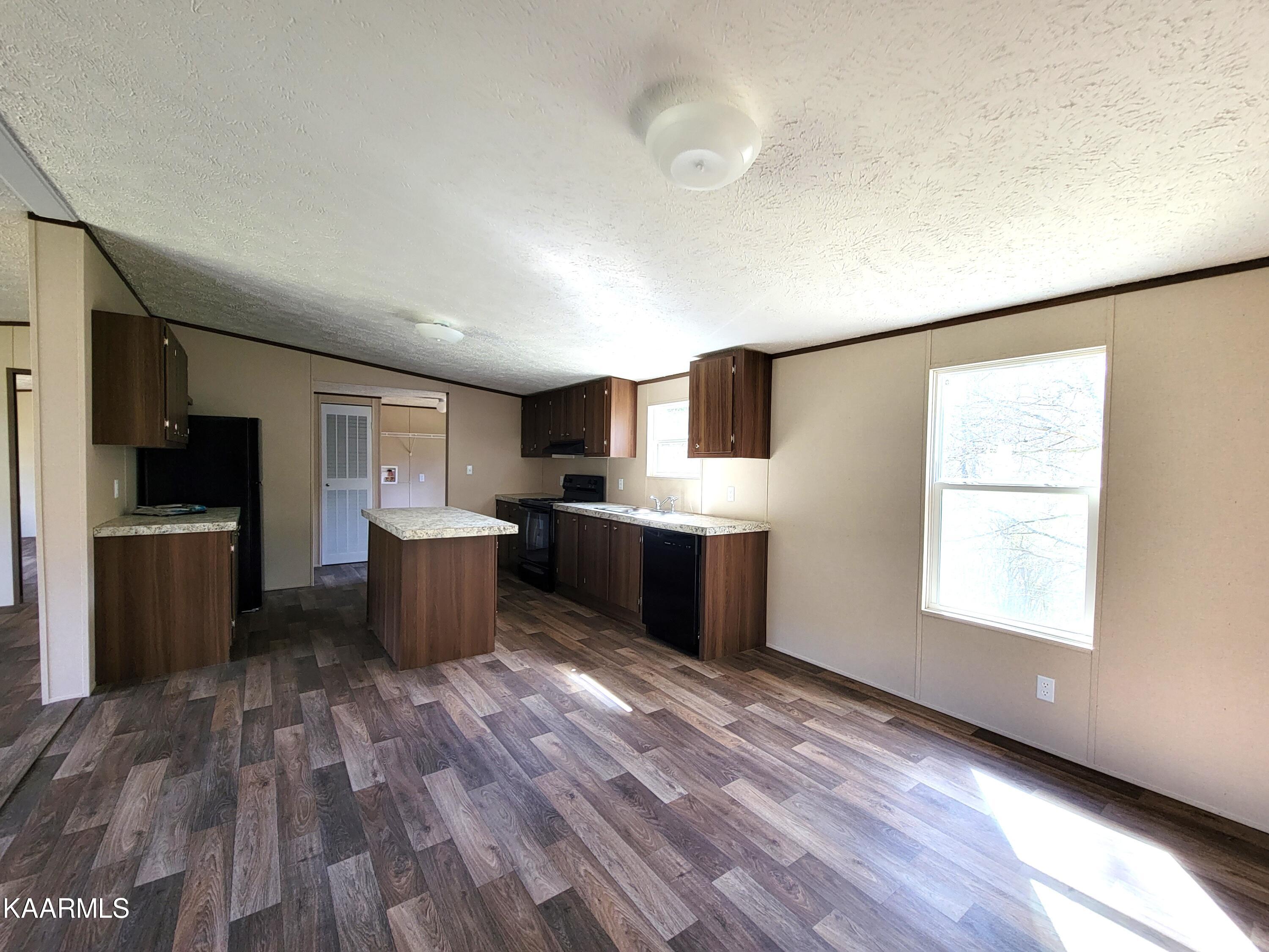 903 Offutt Road Clinton, TN 37716 - Photo 5 of 23 Dining