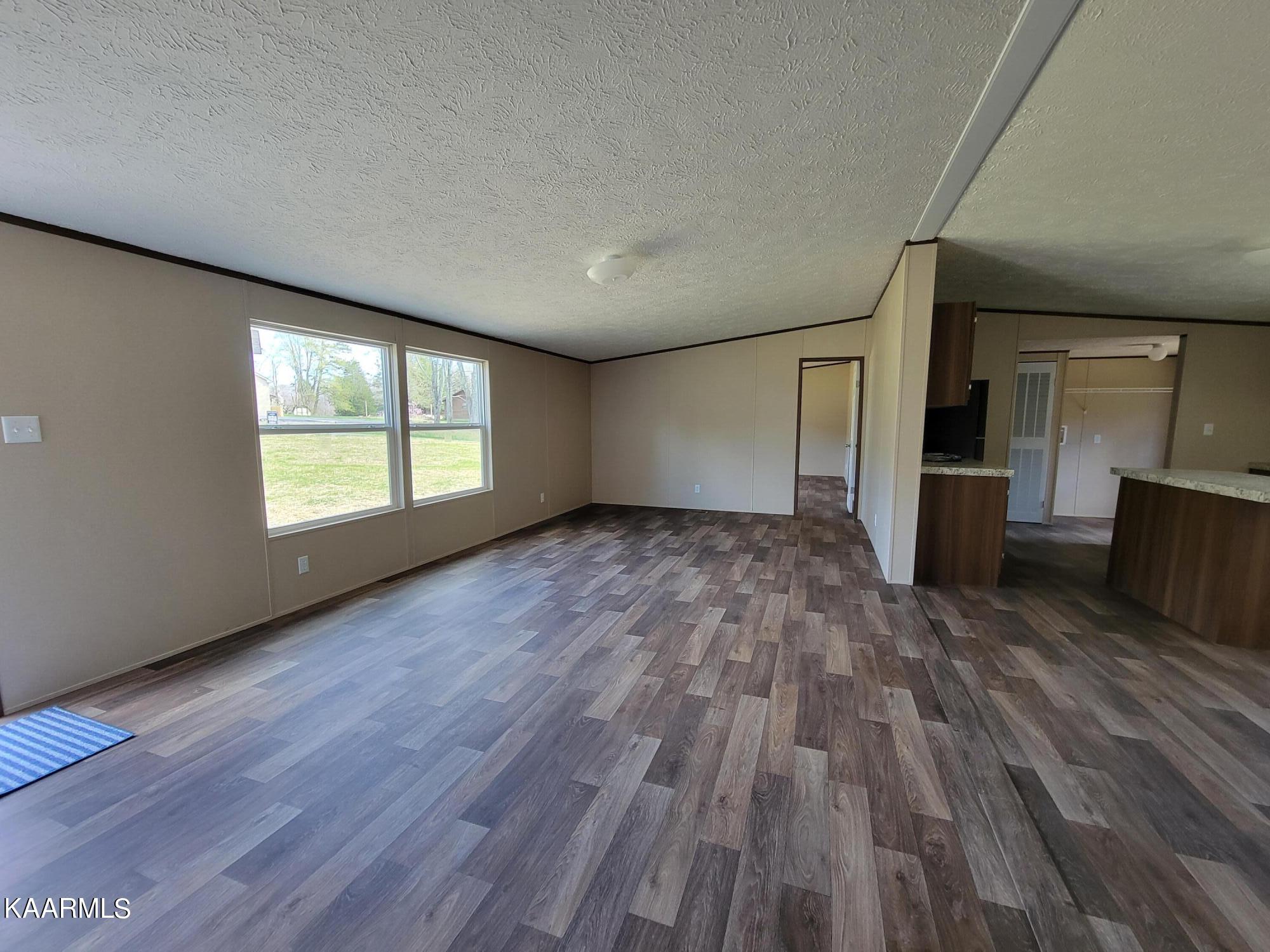 903 Offutt Road Clinton, TN 37716 - Photo 6 of 23 LR