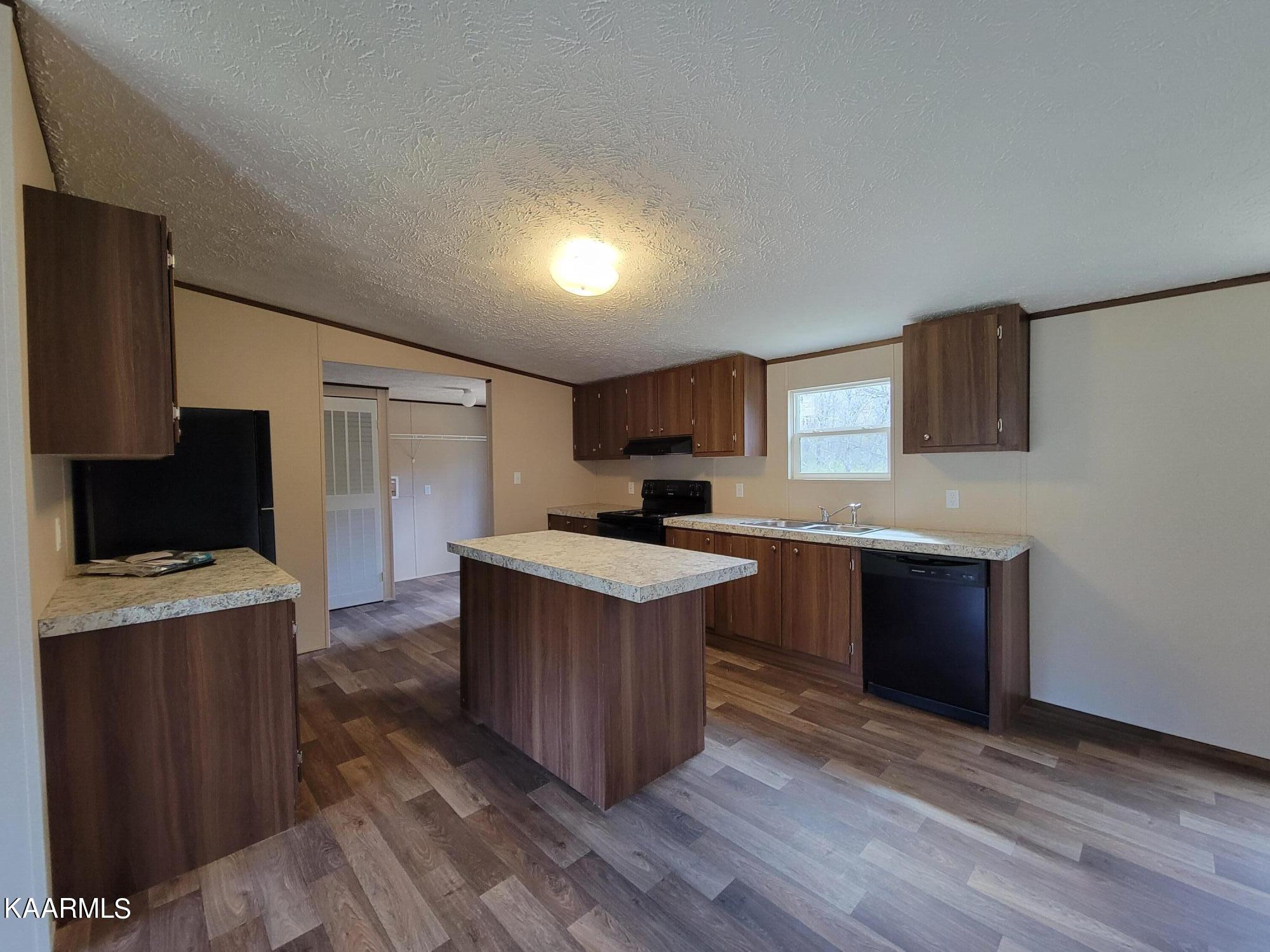 903 Offutt Road Clinton, TN 37716 - Photo 7 of 23 Kitchen