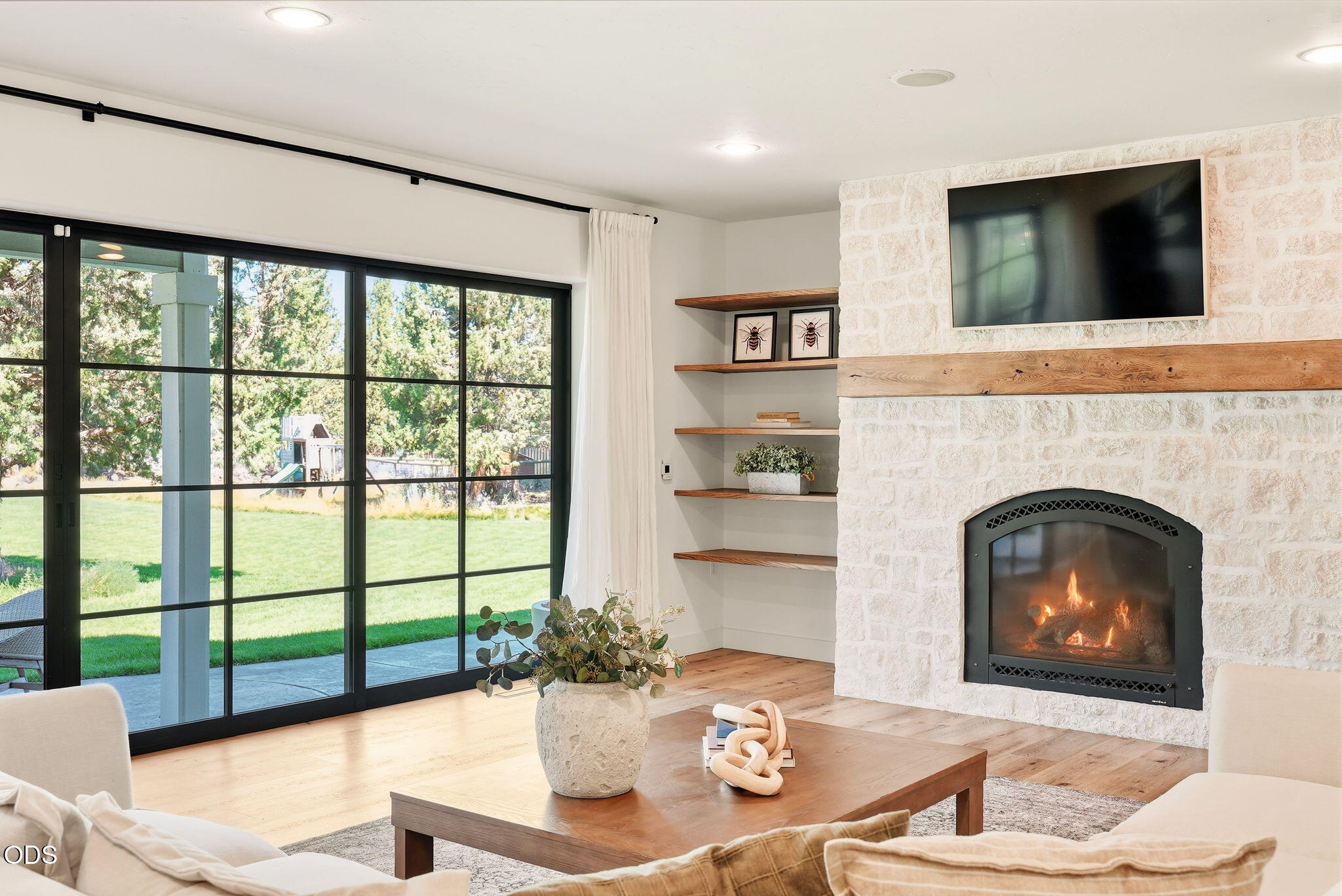 63415 Overtree Road Bend, OR 97701 - Photo 14 of 99 Gallery Image 14