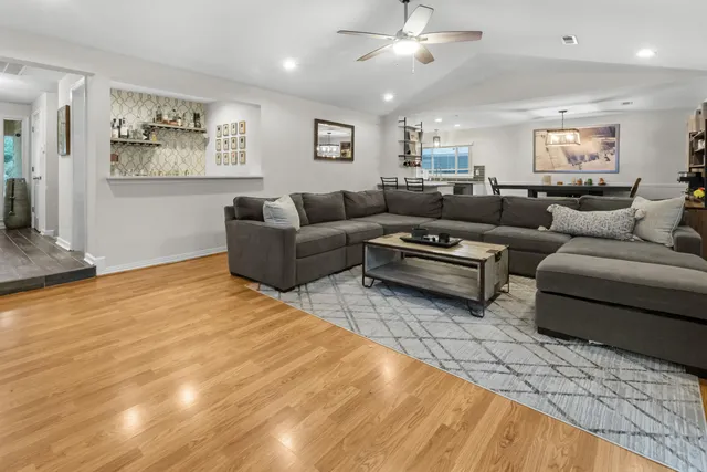 $850,000 | 1121 Yorktown Court, Mount Pleasant, SC 29464