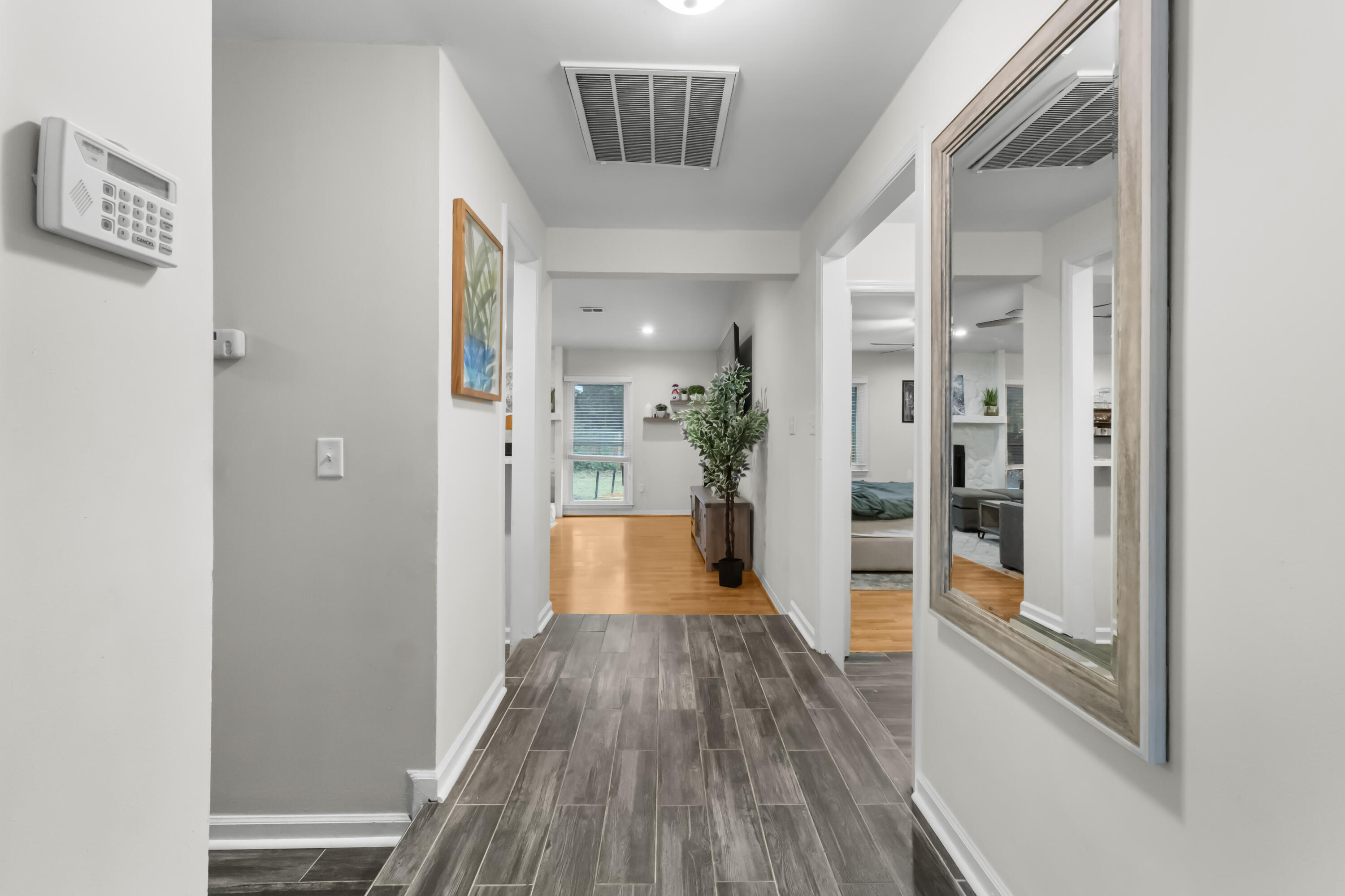 1121 Yorktown Court Mount Pleasant, SC 29464 - Photo 5 of 32 DSC07782