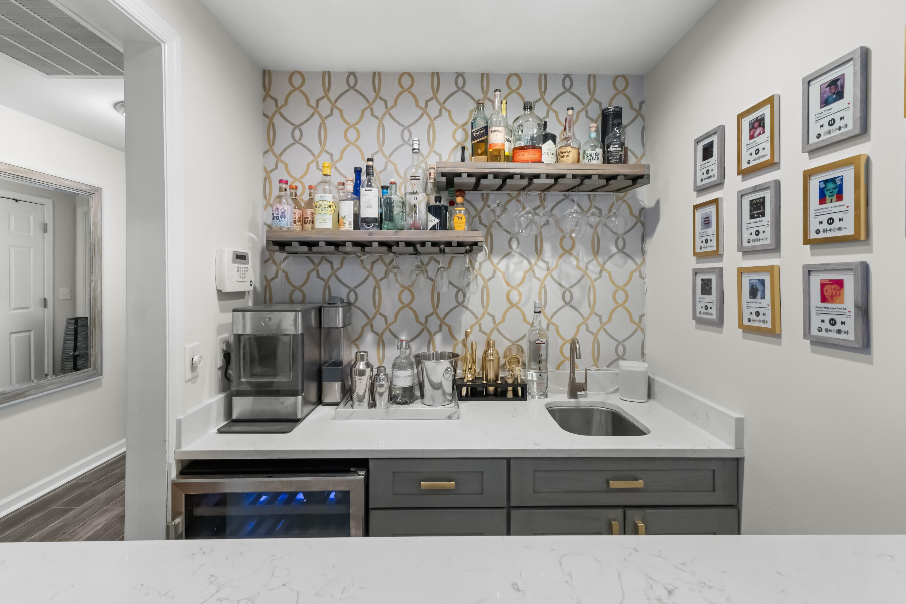 1121 Yorktown Court Mount Pleasant, SC 29464 - Photo 6 of 32 DSC07787