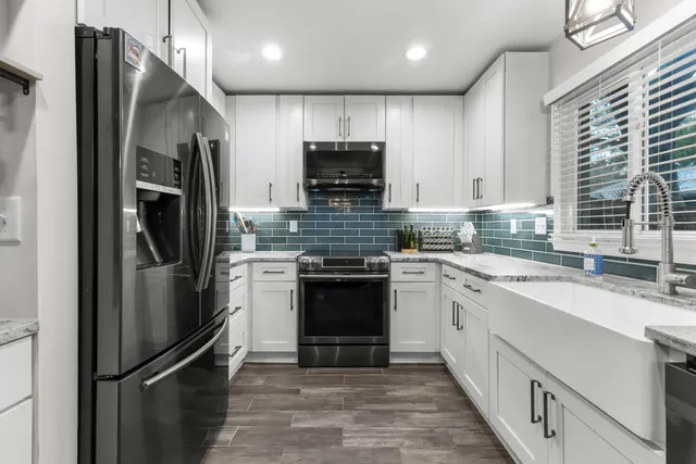 $850,000 | 1121 Yorktown Court, Mount Pleasant, SC 29464