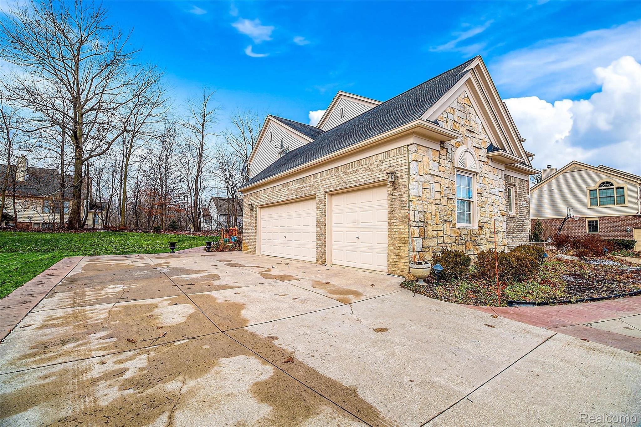 4180 Holly Lane Rochester, MI 48306 - Photo 30 of 30 4180-holly-lane-rochester-mi-usa-004.jpg
