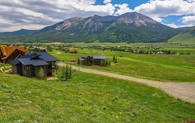 a view of a house with a big yard