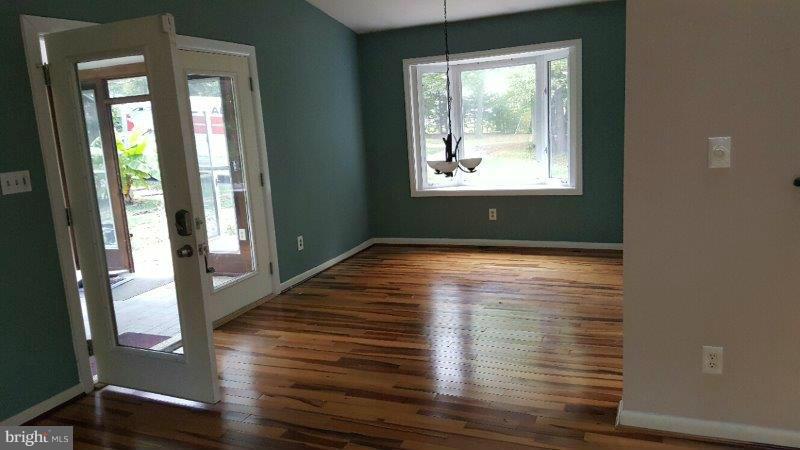 1502 Governor Bridge Road Davidsonville, MD 21035 - Photo 3 of 14 Living Room