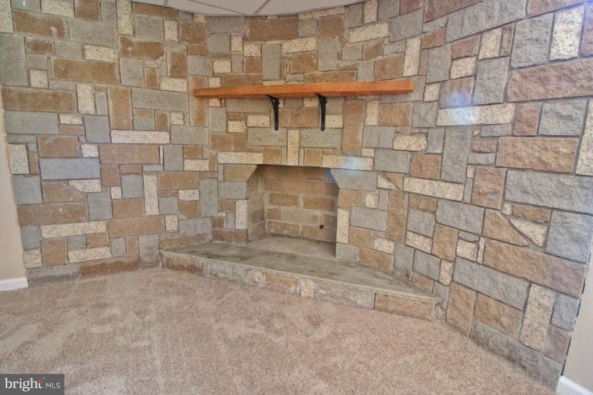 24 Hampton Road Linthicum Heights, MD 21090 - Photo 6 of 23