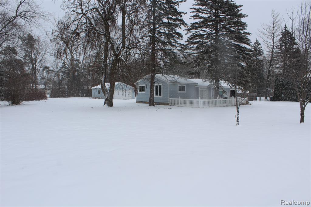 896 Grace Avenue Rochester Hills, MI 48307 - Photo 21 of 24