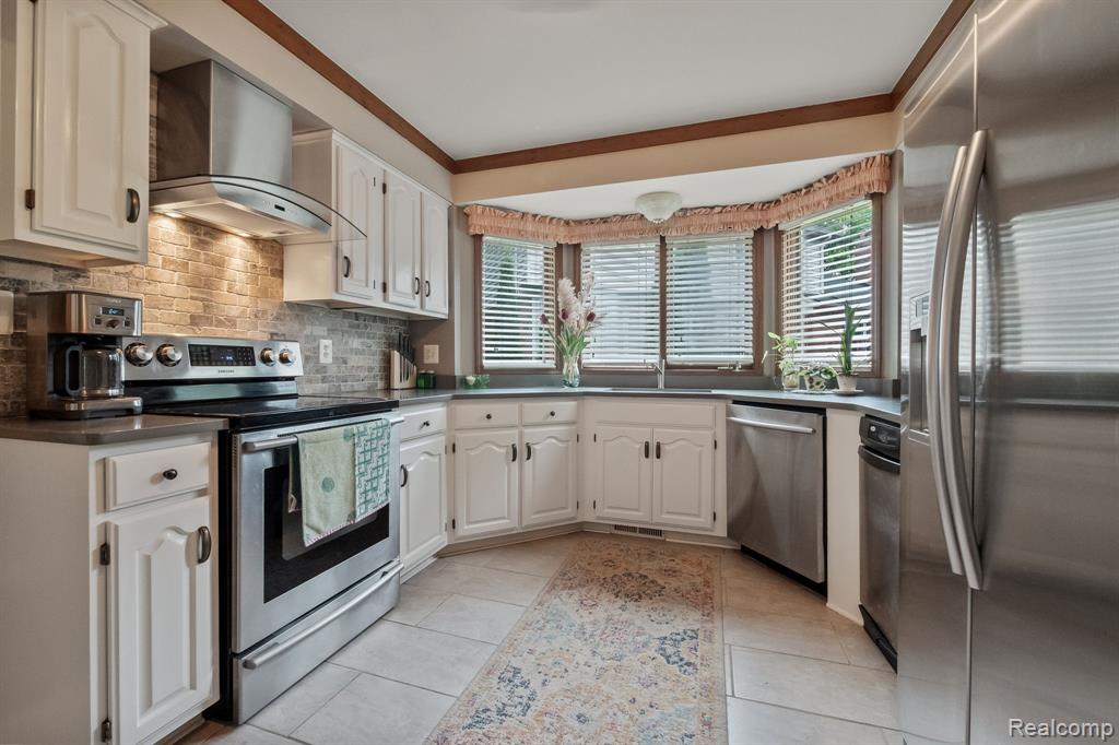 264 Stonetree Circle Rochester Hills, MI 48309 - Photo 17 of 35