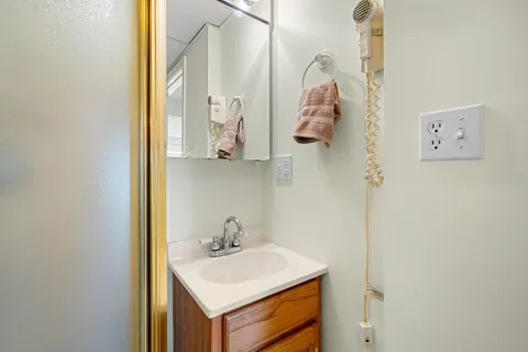 $419,900 | 147 Weirs Boulevard, Unit 5, Laconia, NH 03246