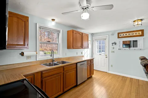 $419,900 | 147 Weirs Boulevard, Unit 5, Laconia, NH 03246