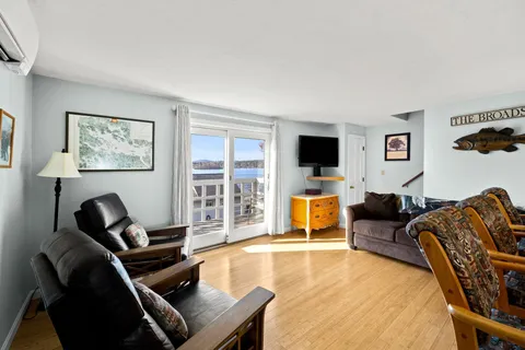 $419,900 | 147 Weirs Boulevard, Unit 5, Laconia, NH 03246